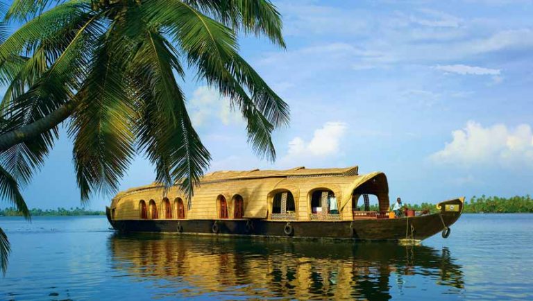 Alleppey famous tourist places in india