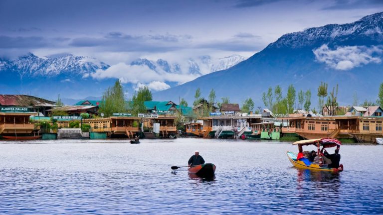 Srinagar- Honeymoon destinations in India